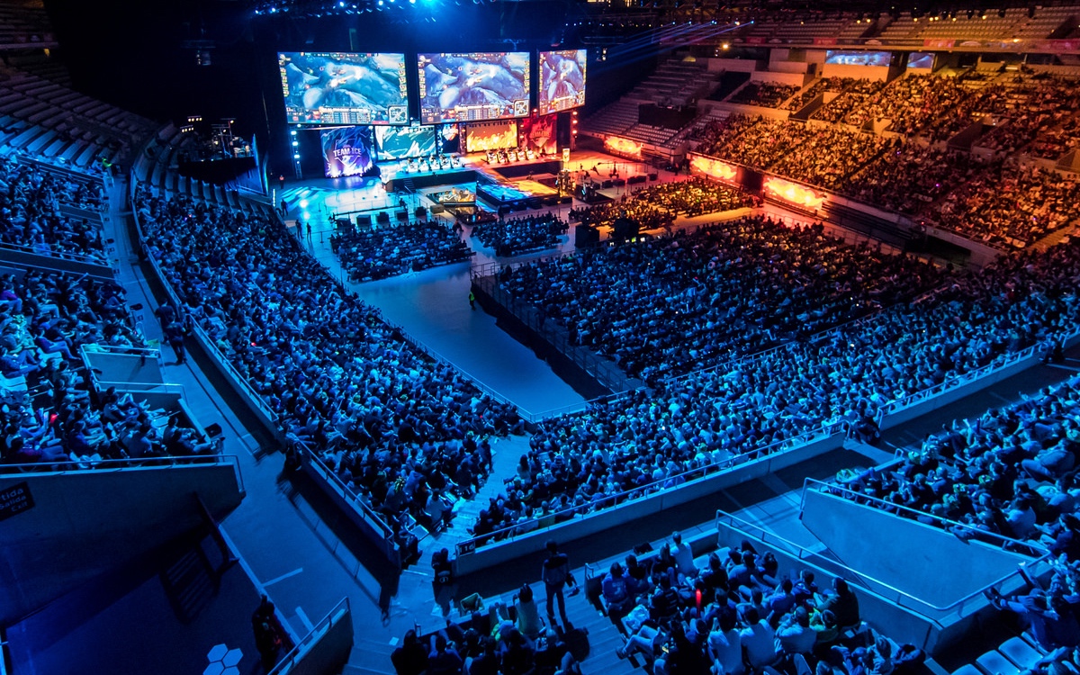 独家采访 Bilibili Gaming 的训练总监袁希： knight 、 Elk 和 bin 的合同续签进展非常顺利