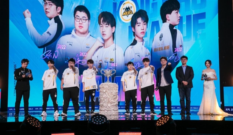 【数据前瞻】 Bilibili Gaming vs LNG Esports 谁能保持在登峰组的不败纪录
